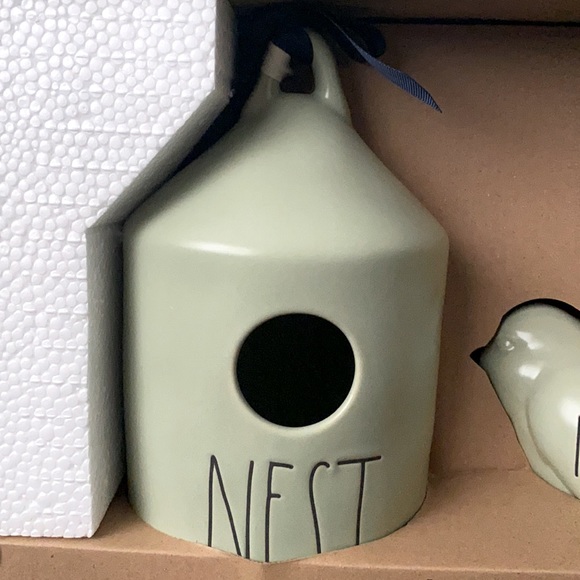 Rae Dunn Birdhouse and bird bank set - Picture 3 of 9